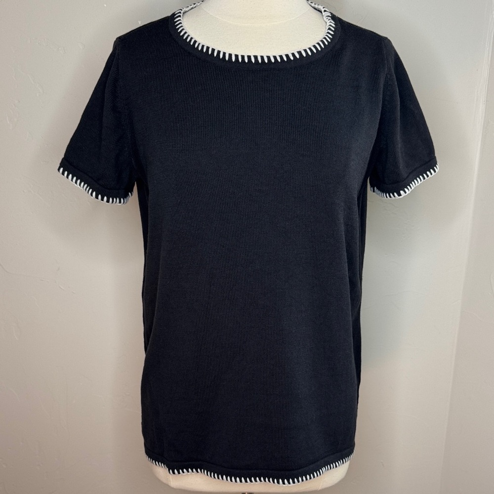 Black Short Sleeve Knit with White Stitch Accents L-XL